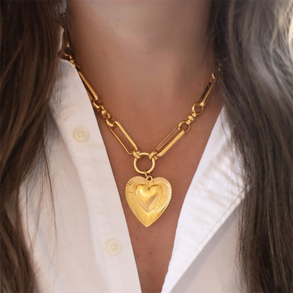 Etched Heart Chunky Chain Necklace