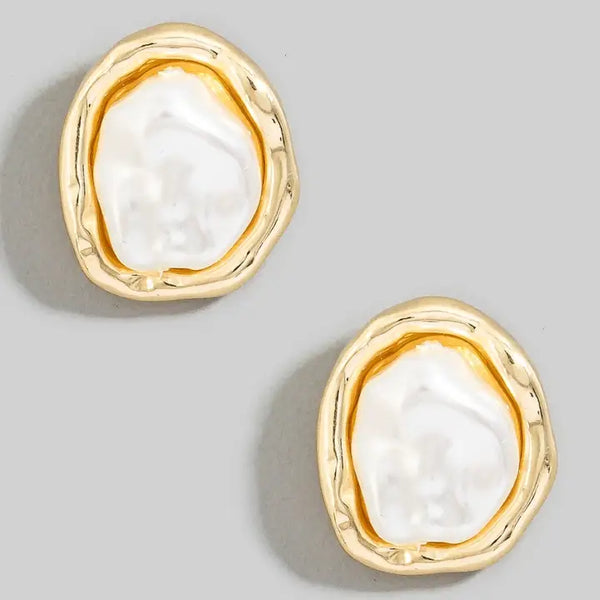 Oval Pearl Earrings